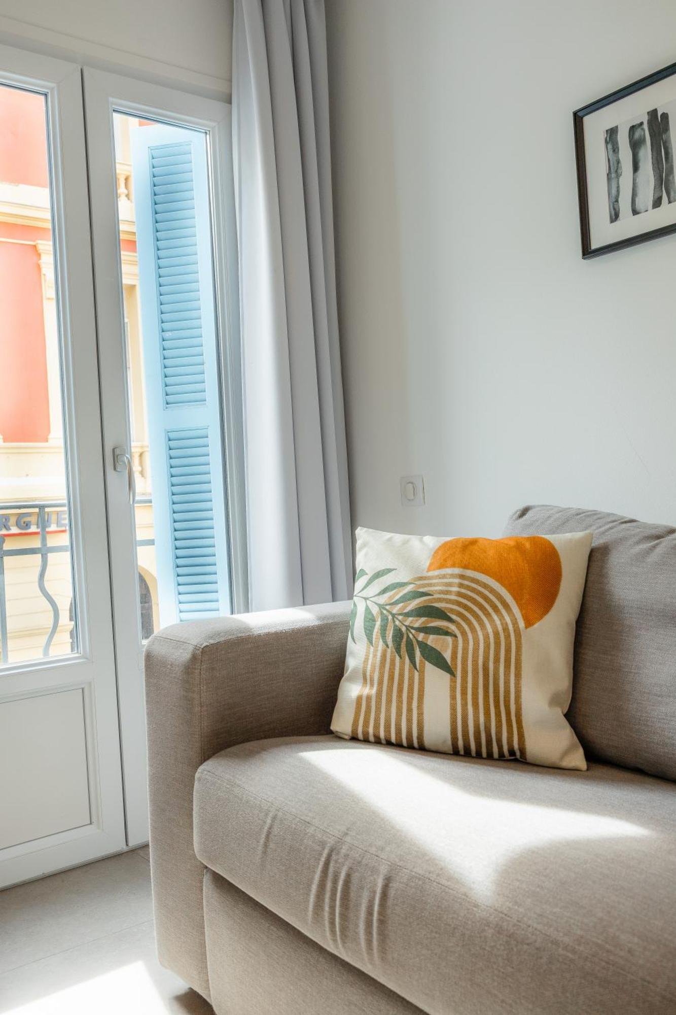Republique Appartements مينتون المظهر الخارجي الصورة