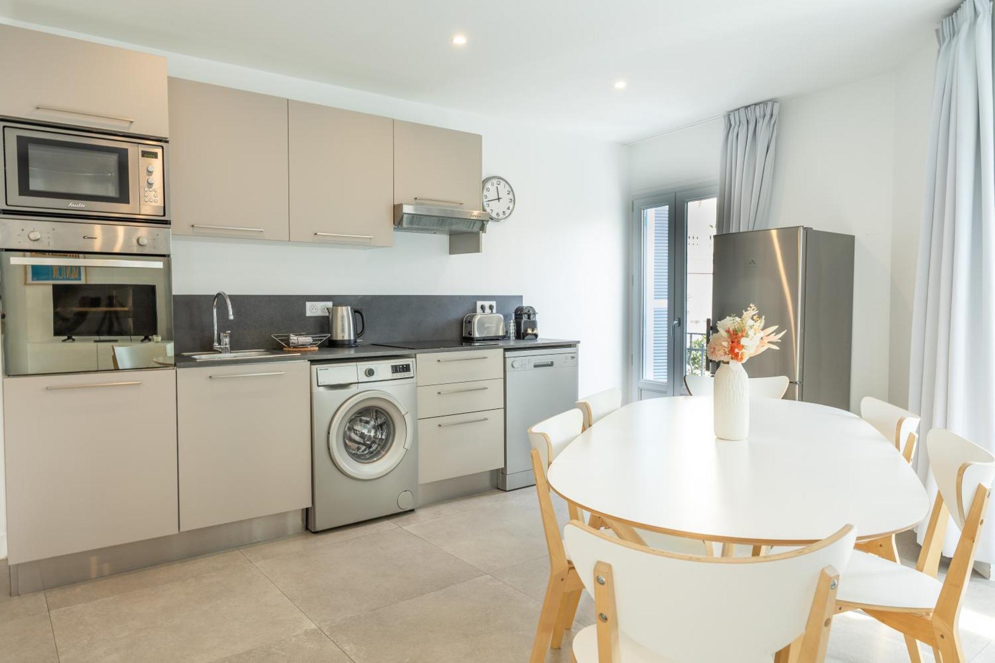 Republique Appartements مينتون المظهر الخارجي الصورة