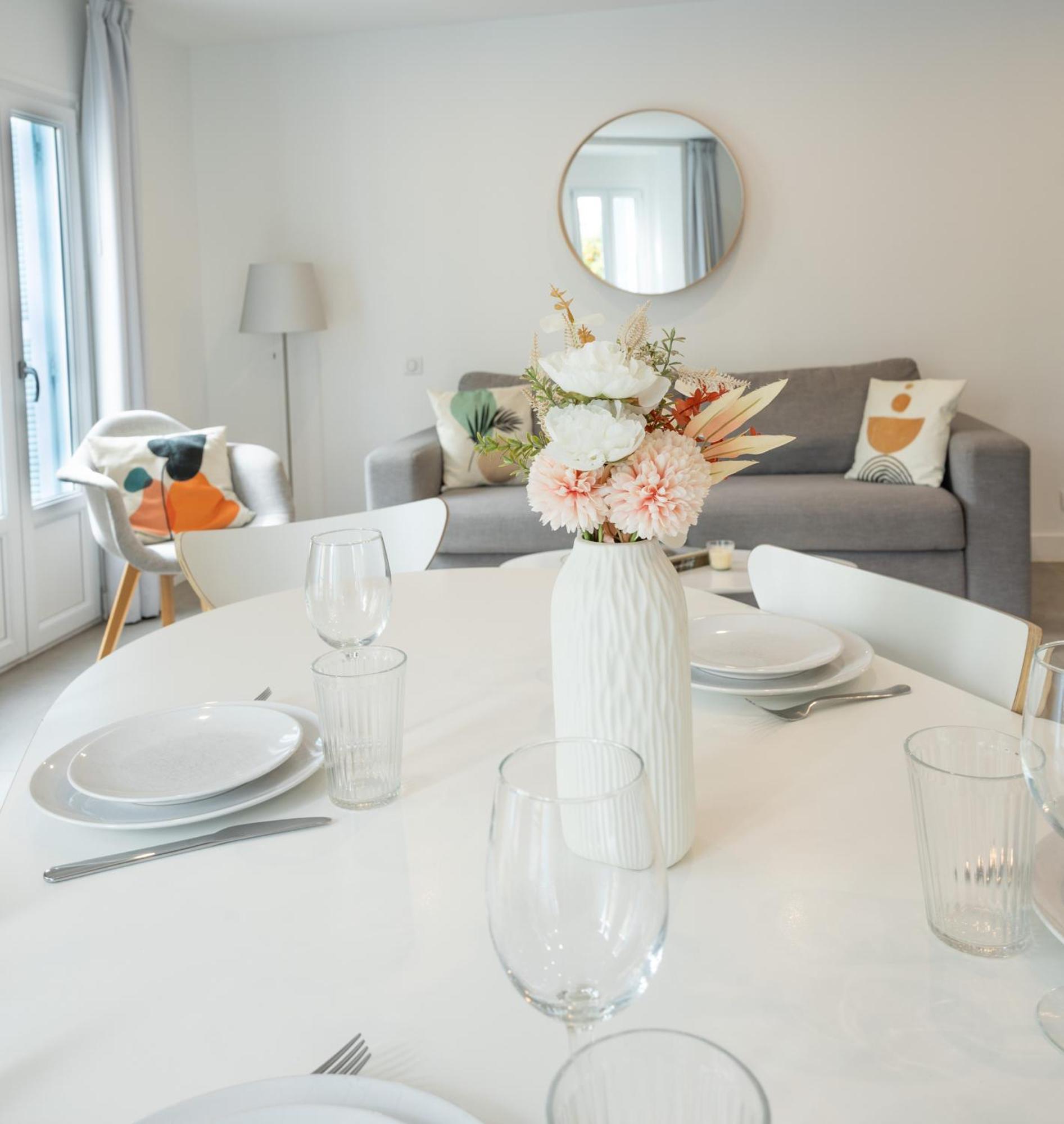 Republique Appartements مينتون المظهر الخارجي الصورة